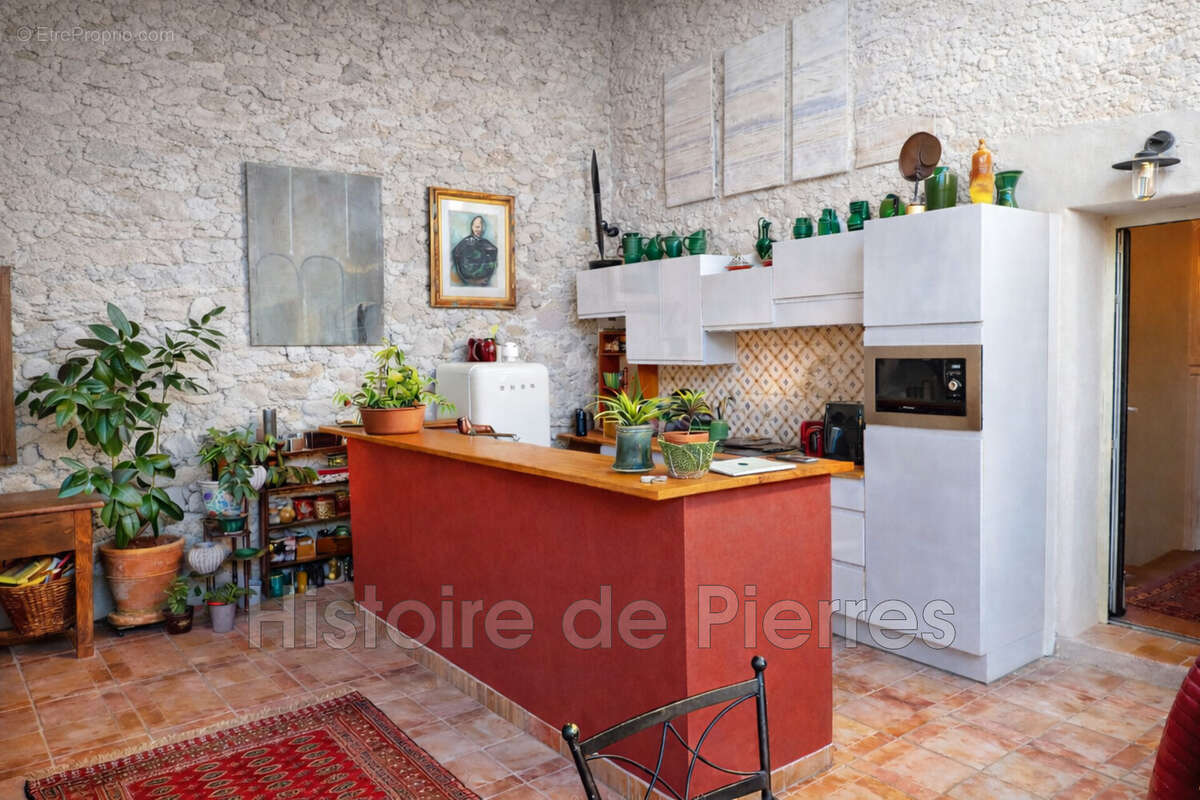 Maison à NISSAN-LEZ-ENSERUNE