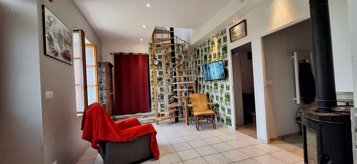 Dans un havre de paix, corps de ferme de 175m2, composee de deux habitations,100m2 et 75m2,5 chambres grange, - photo 13