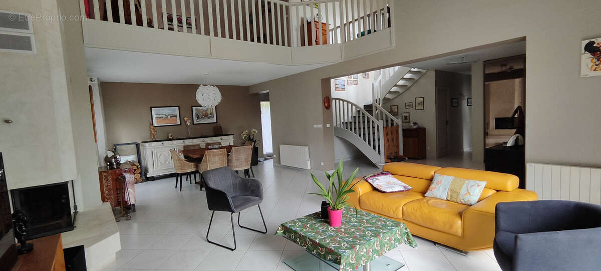 Maison individuelle  avec piscine et grand terrain - photo 5