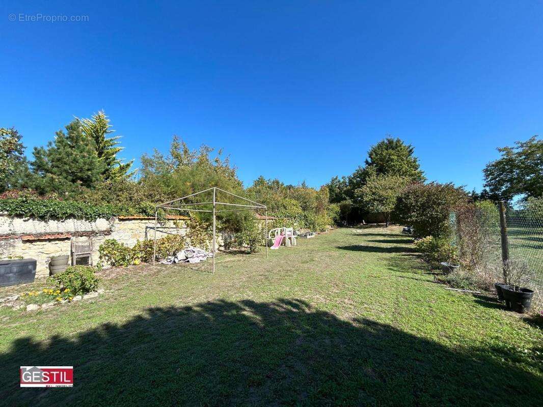 Appartement à NEUVILLE-SUR-OISE