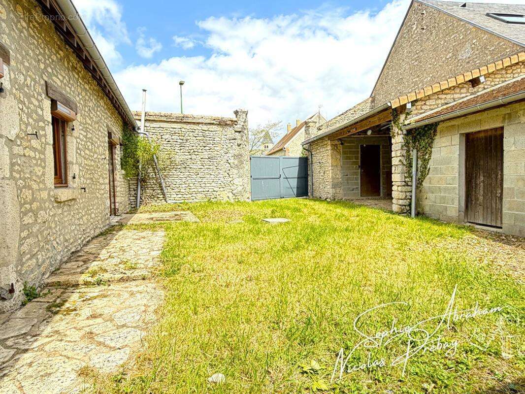 Maison à TOURY