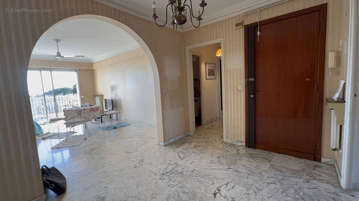 Appartement à VENCE