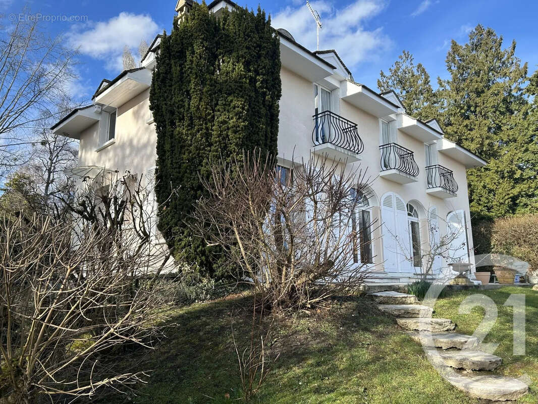 Maison à SAMOIS-SUR-SEINE