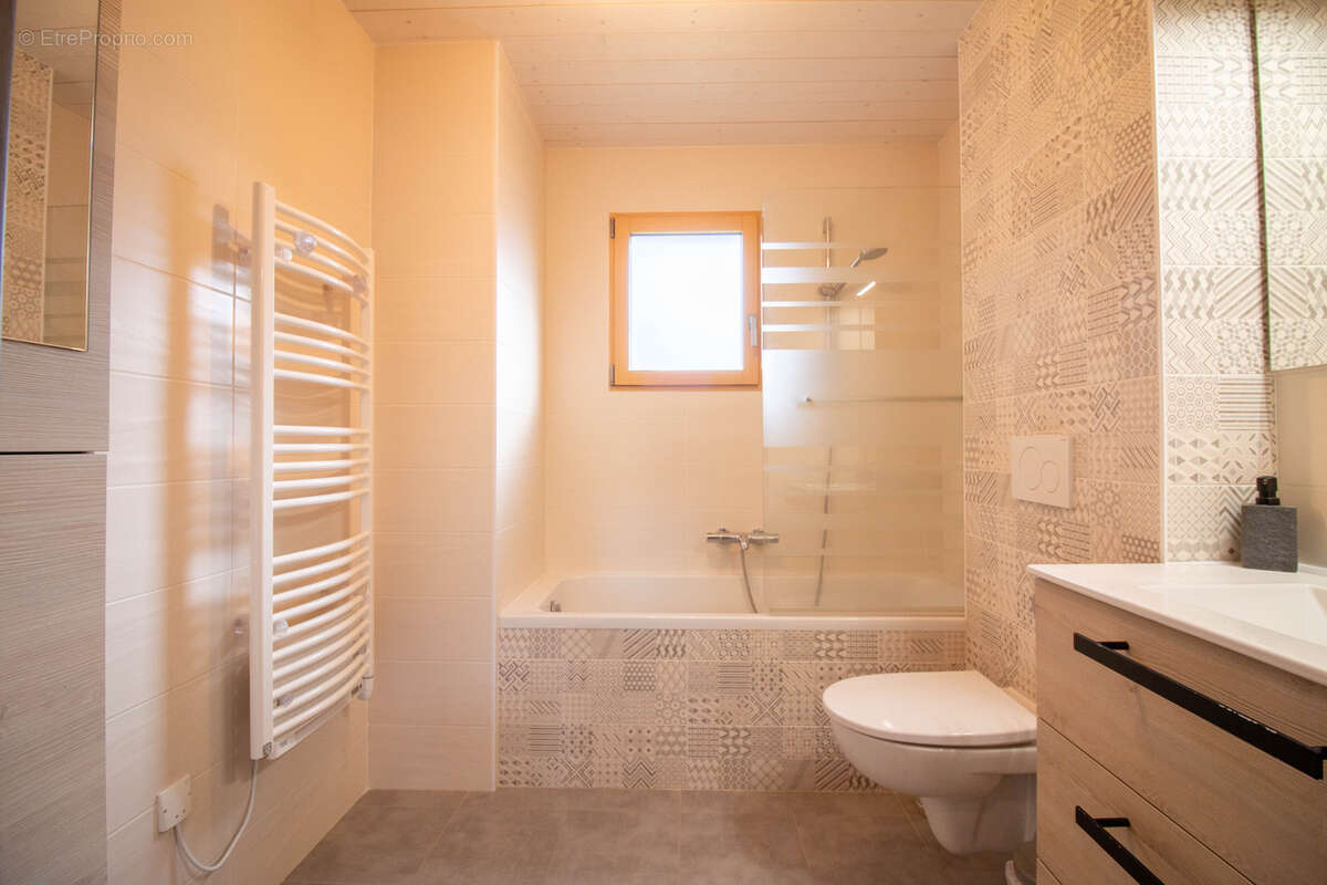 Maison à SAINT-PIERRE-EN-FAUCIGNY