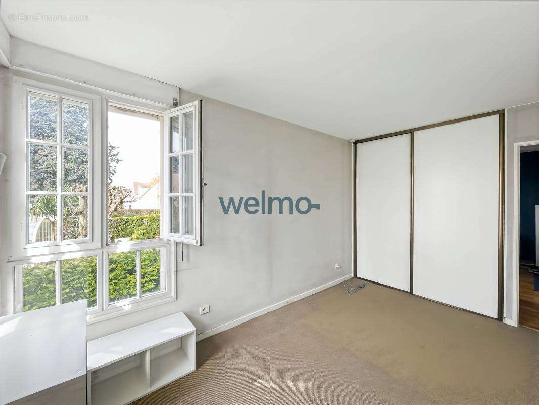 Maison à SAINT-REMY-LES-CHEVREUSE