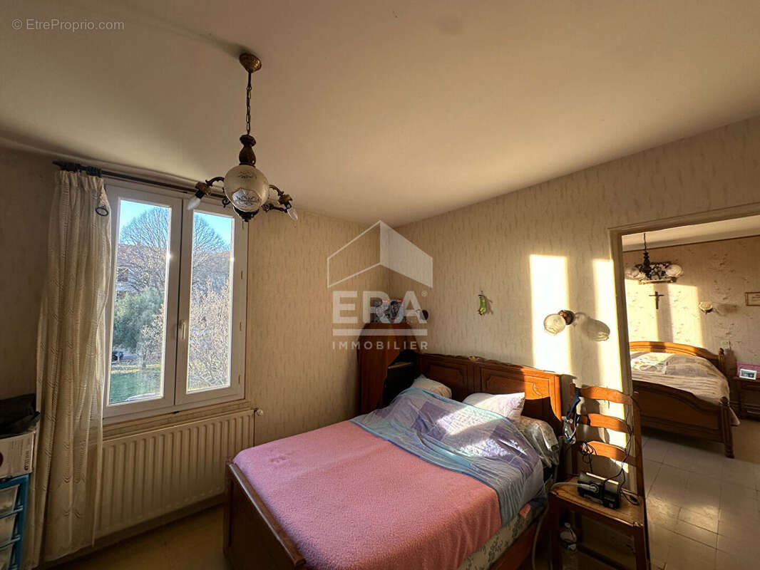 Maison à CHATEAU-ARNOUX-SAINT-AUBAN