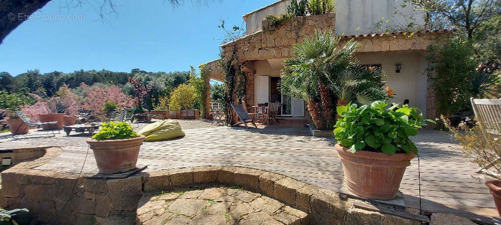 Appartement à COTI-CHIAVARI