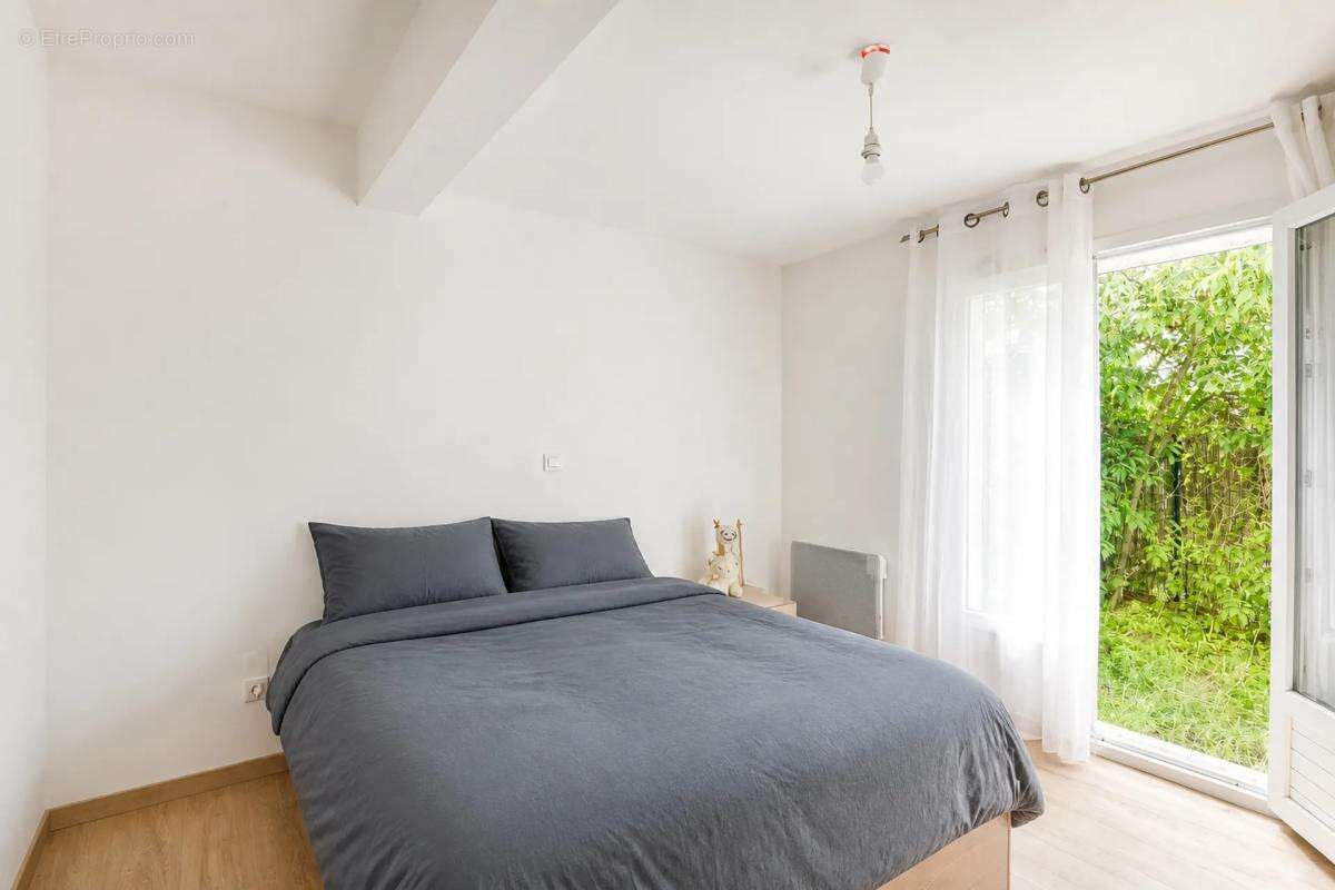 Maison de 4 pièces de 82 m² à Montpezat - photo 5