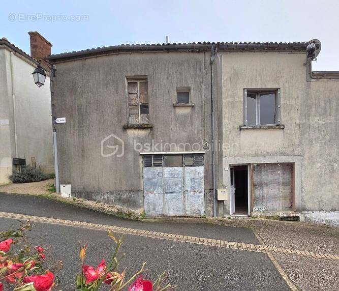Maison à LE BUSSEAU