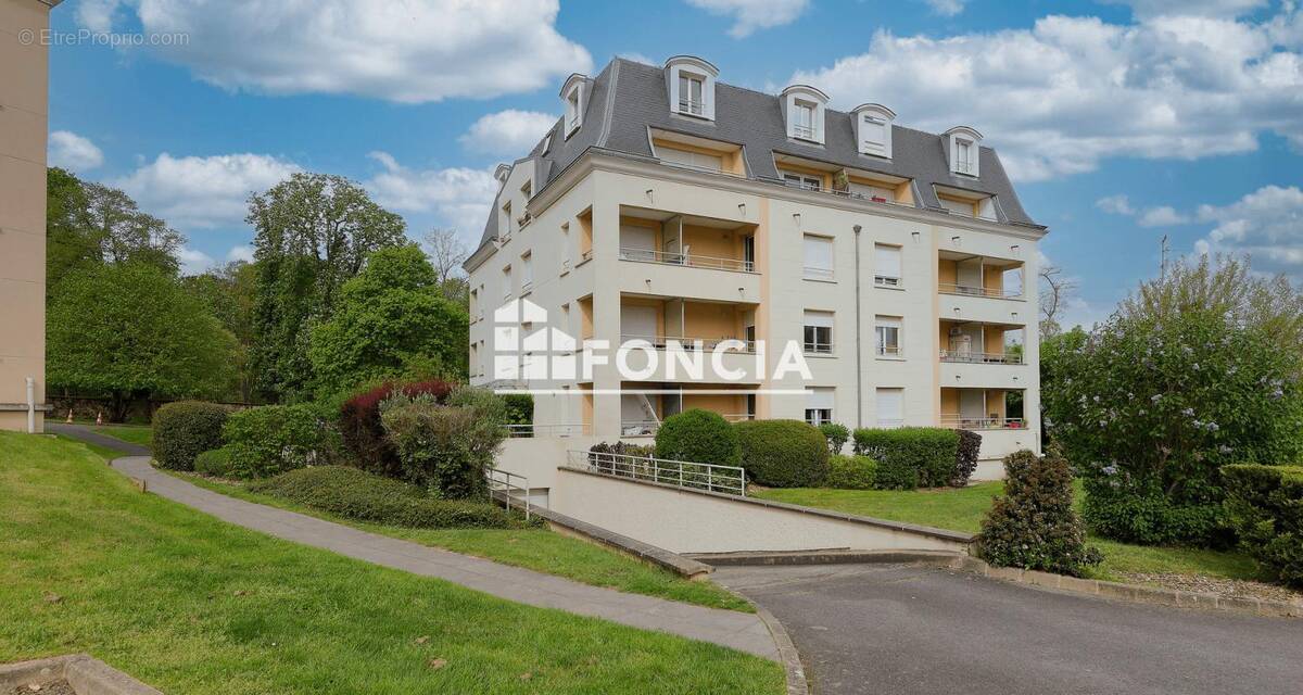 Appartement à DAMMARIE-LES-LYS
