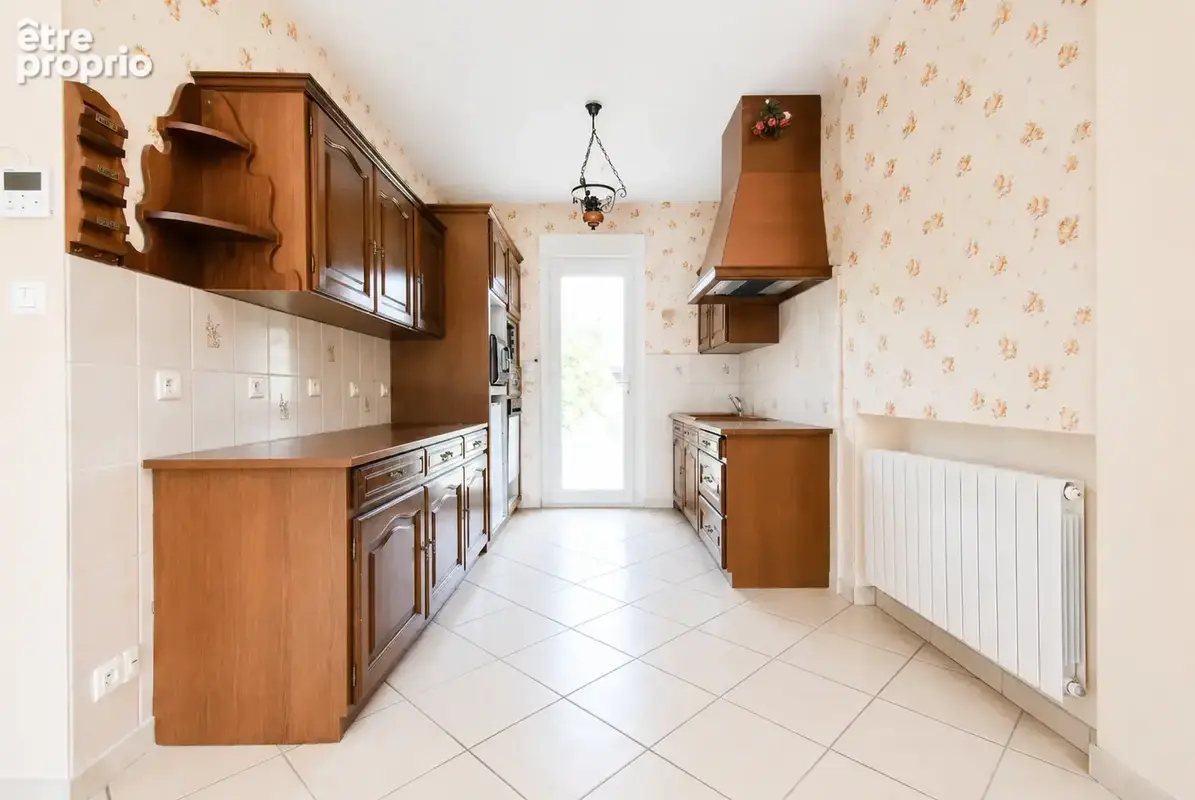 Maison individuelle de plain-pied avec jardin et garage. - photo 6