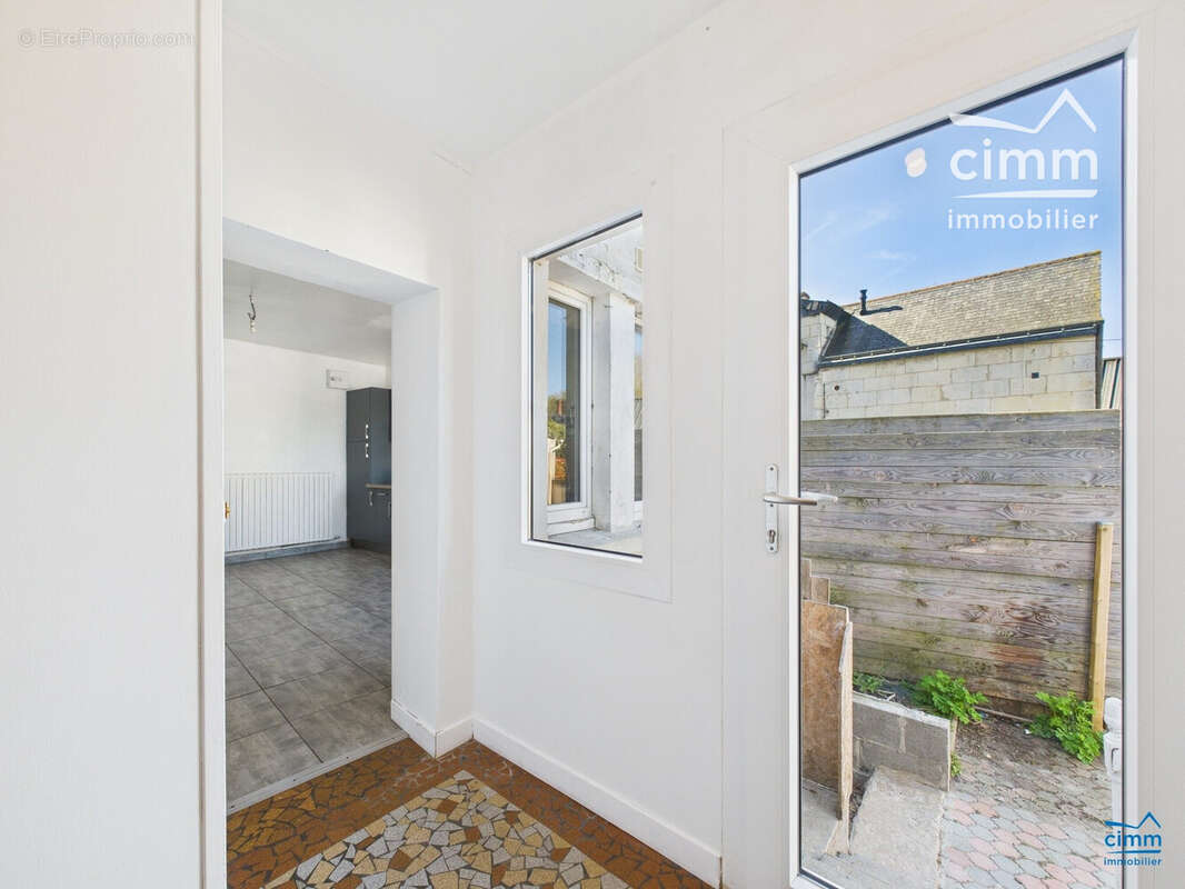 Maison à LONGUE-JUMELLES