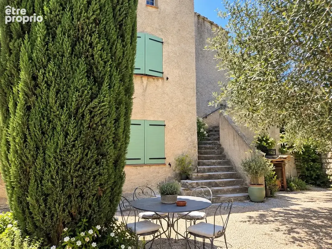 Maison 7 pièces 180 m² à vendre à Le Beausset (83330) - photo 3