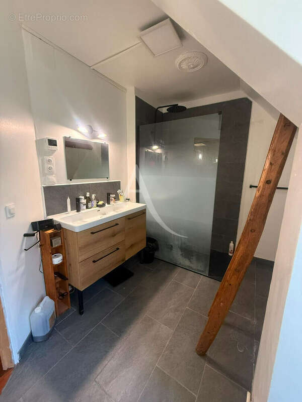 Maison sur la commune de Germiny l'Êveque - 260 m2 - 5 chambres -  jardin de 3133 m² - piscine. - photo 10