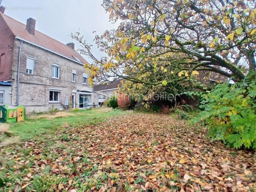 Maison à AUBERCHICOURT