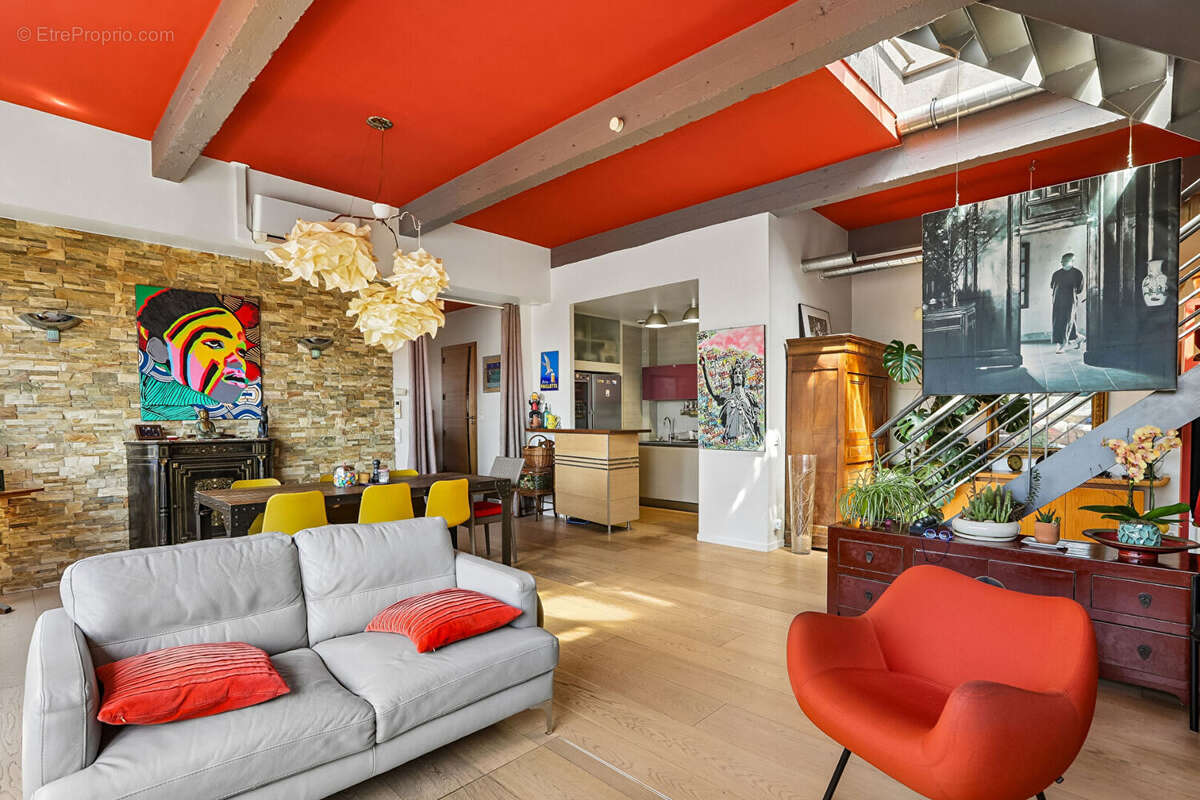 Appartement à LES LILAS
