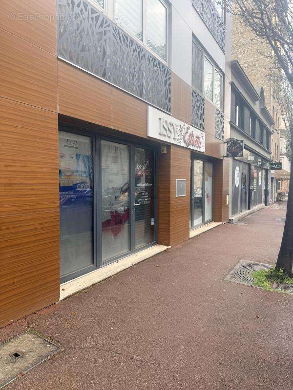 Commerce à ISSY-LES-MOULINEAUX
