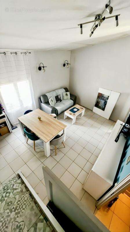 Appartement à VENELLES