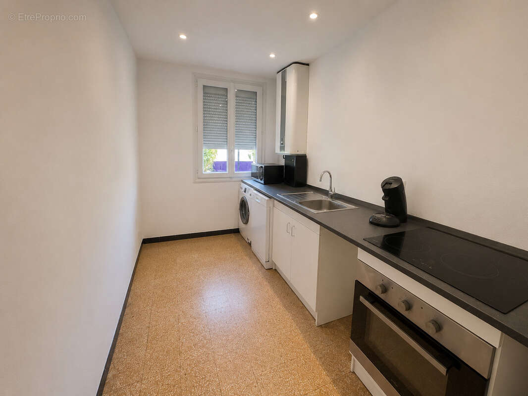 A vendre - Appartement de type 3 en rez-de-jardin (bas de villa) - La Seyne sur mer 83500 - photo 5