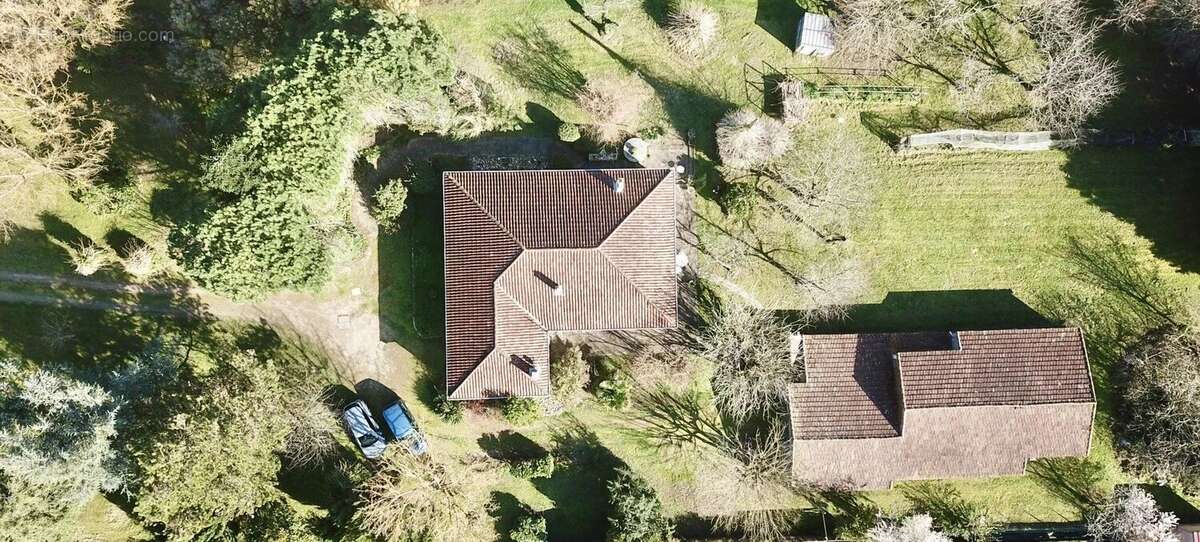 Maison à PUJOLS