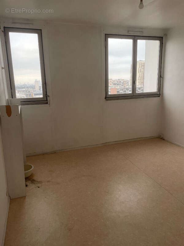 Appartement à PARIS-19E