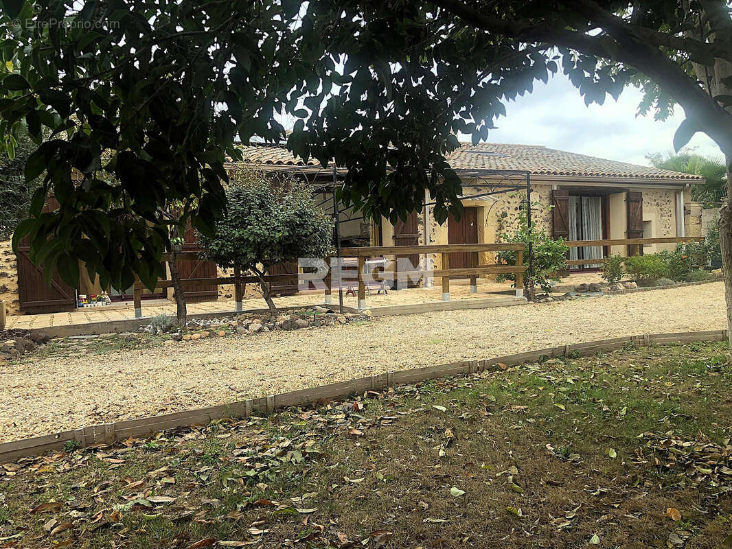 A vendre Hérault 34550 Bessan - proche Agde et mer - unique opportunité Maison 162 m2 en pierres entièrement rénovée type Longèr - photo 20