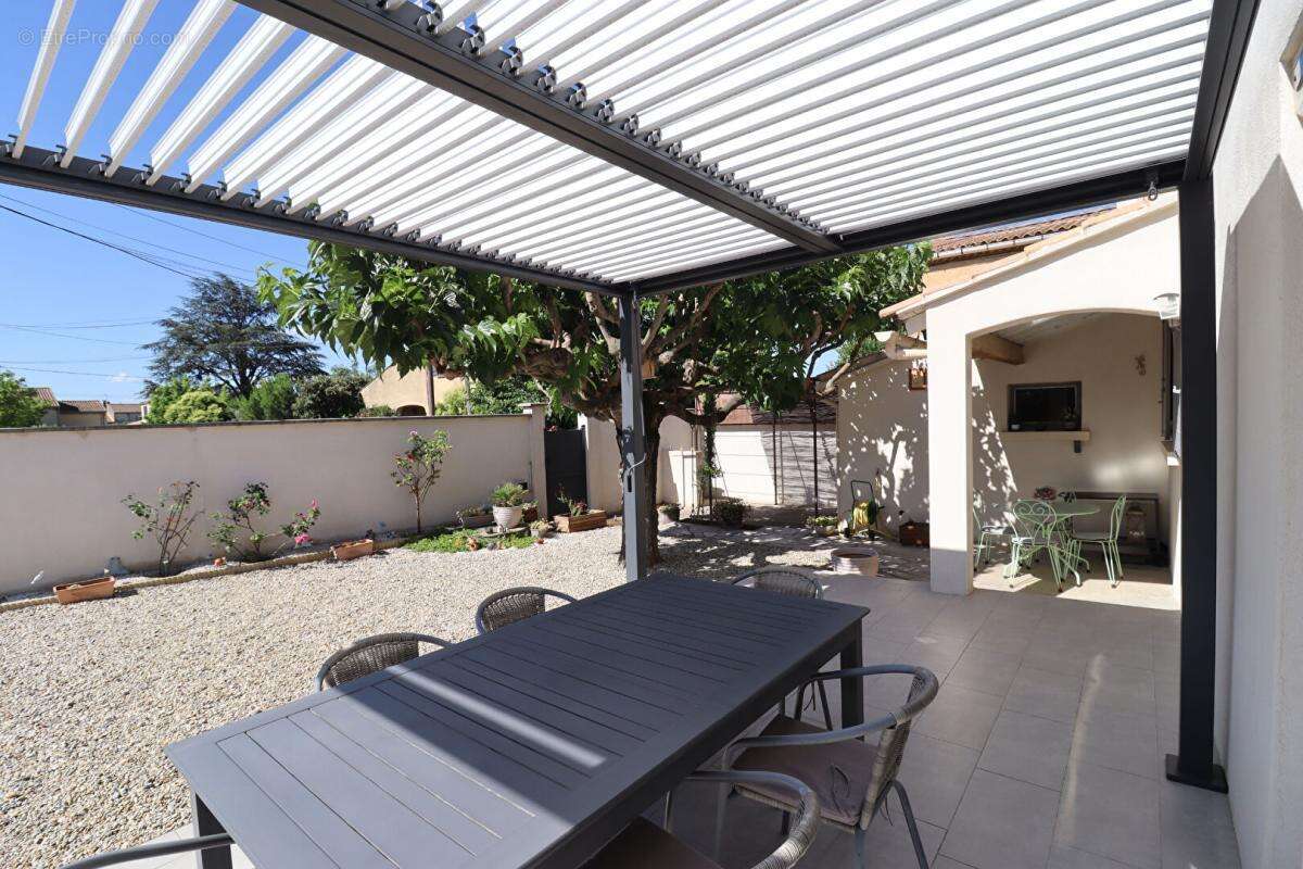 Maison à MORIERES-LES-AVIGNON