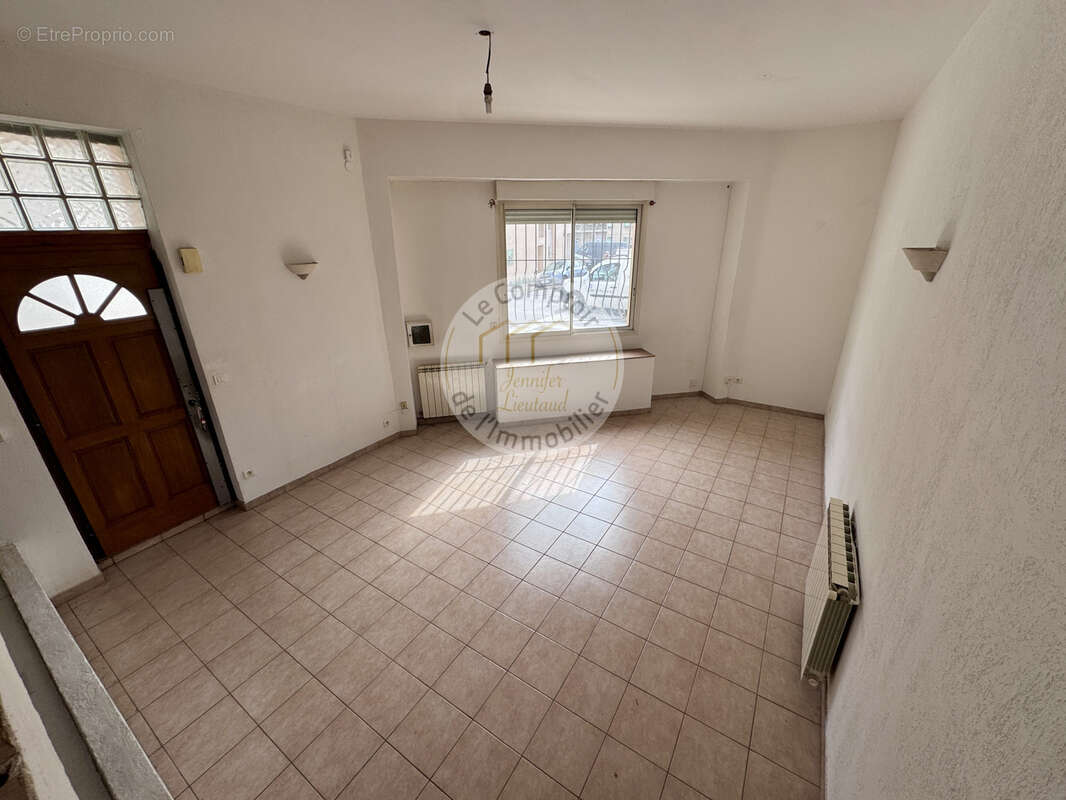 Appartement à MARSEILLE-4E