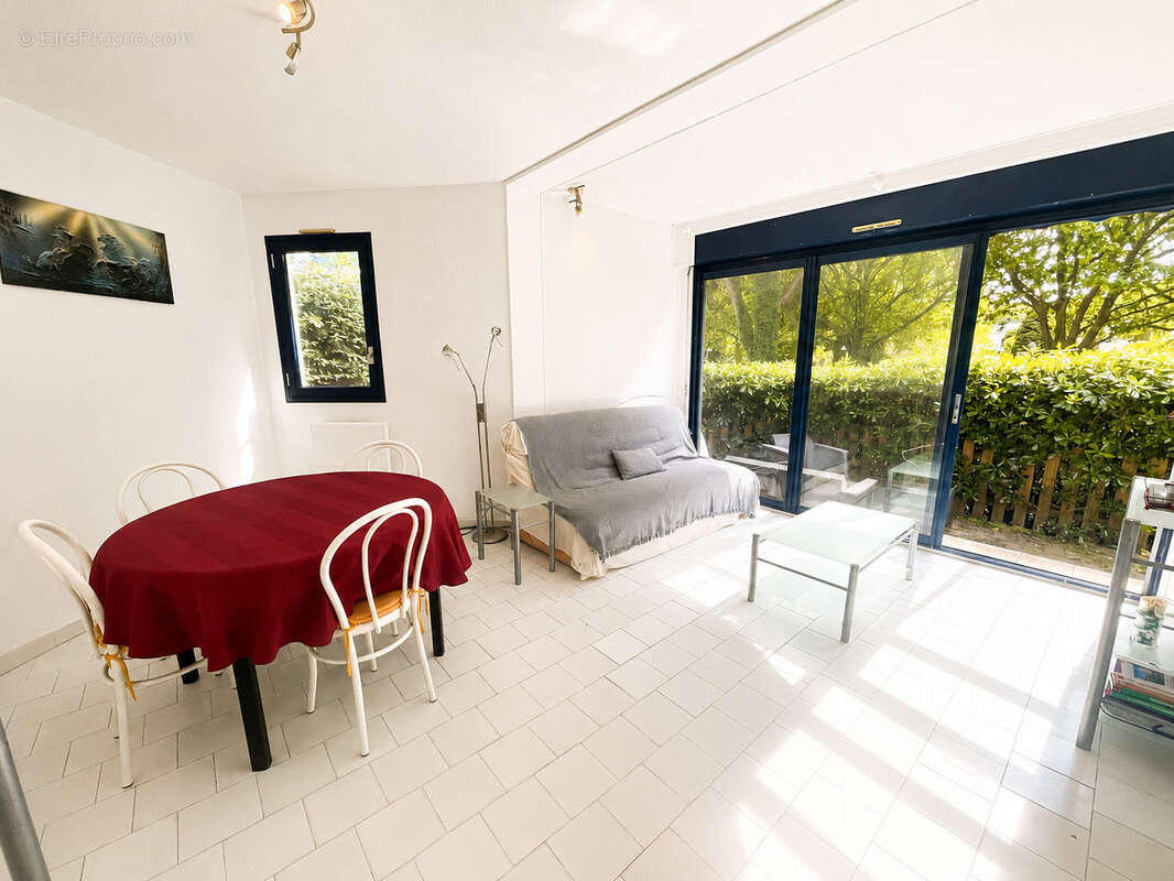 EXCLUSIVITÉ : 2 pièces en rez-de-jardin avec cave dans le quartier du Golf - photo 10