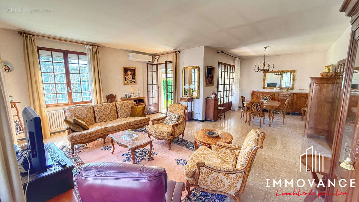 Maison à SAINT-BRES