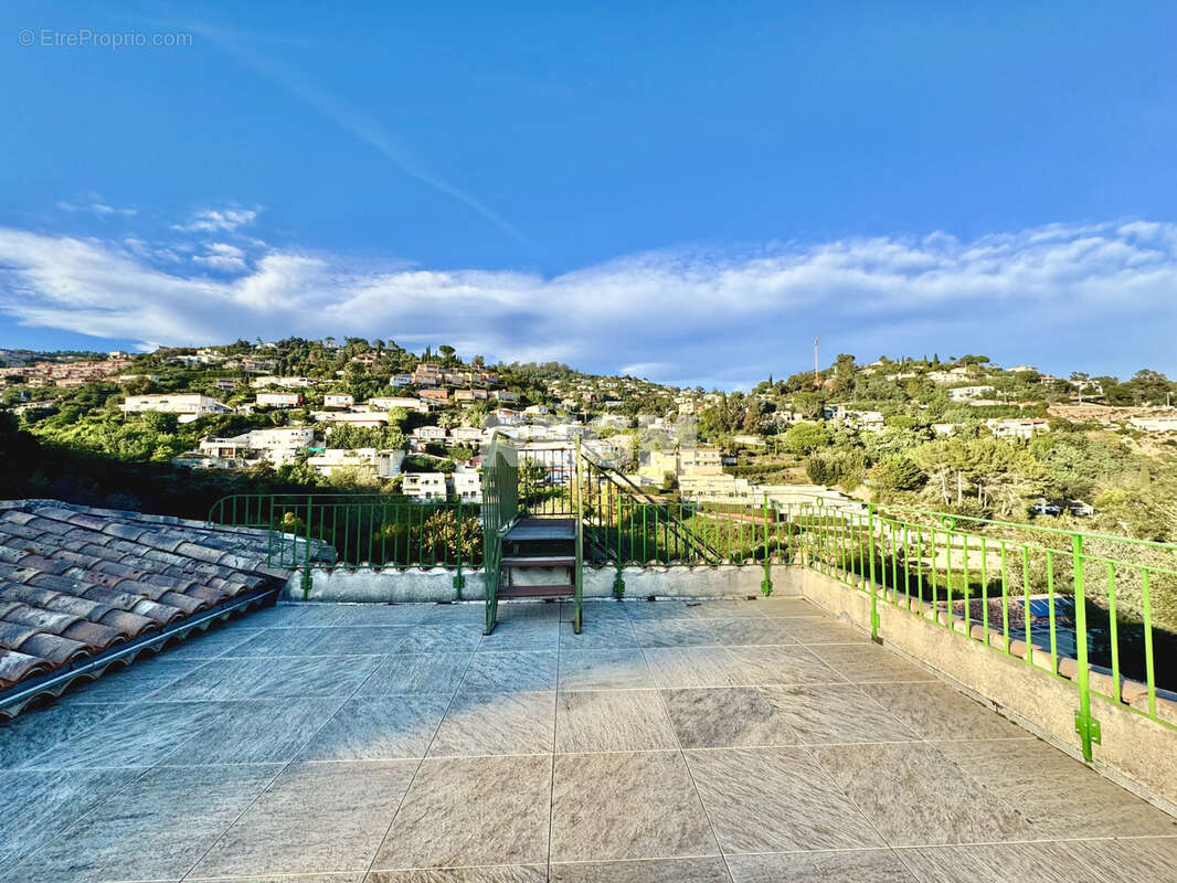 Maison à MANDELIEU-LA-NAPOULE