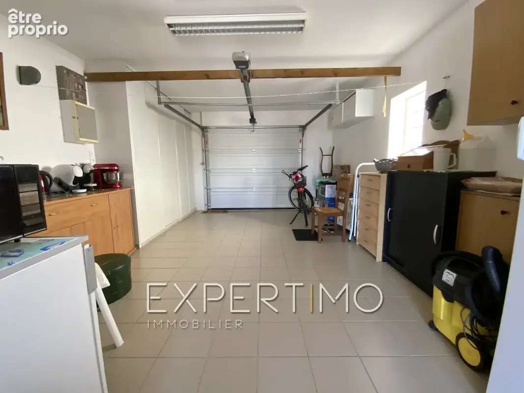 Maison indépendante de plain-pied, T5 de 98 m2, trois chambres, véranda, piscine. Proche commerces et plages - photo 16