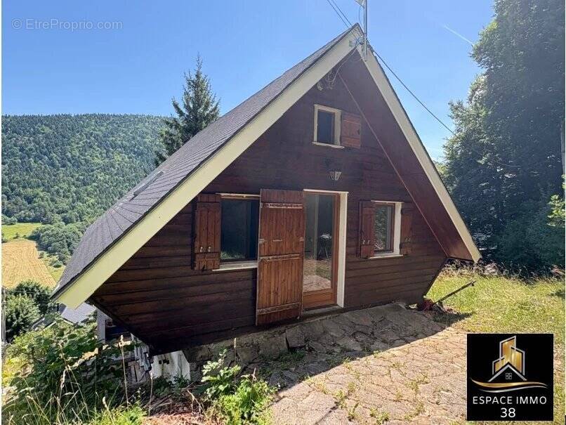 Maison à CHATEAU-BERNARD