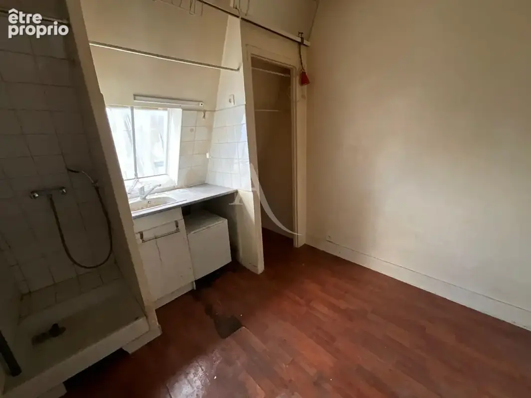 Chambre de bonne à rénover 6,52 m2 Métro RENNES - photo 4
