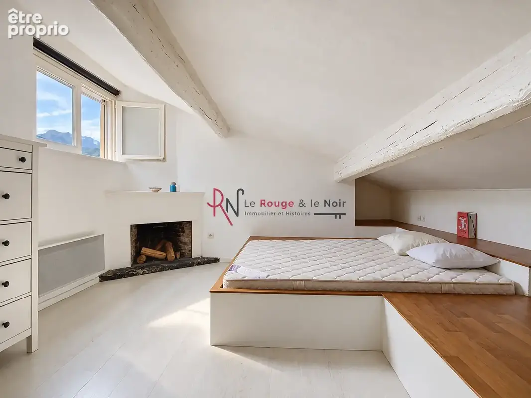 Exclusivité hyper-centre : T2 duplex atypique en dernier étage - photo 4