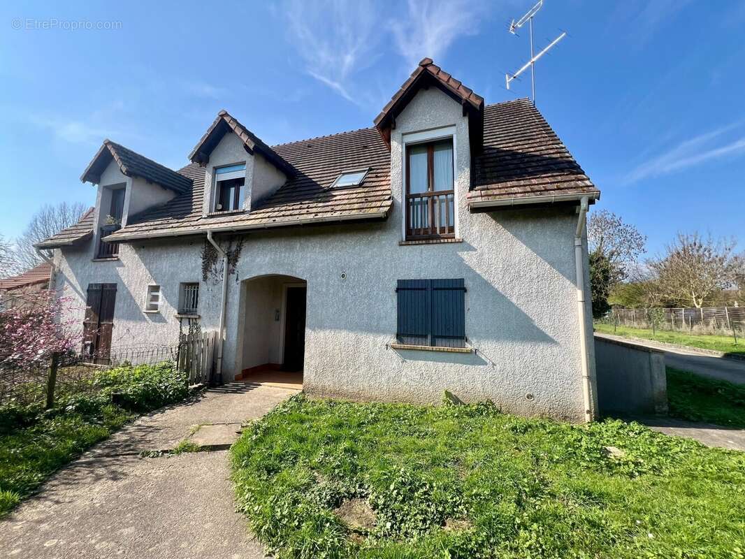 Appartement à VAUGRIGNEUSE