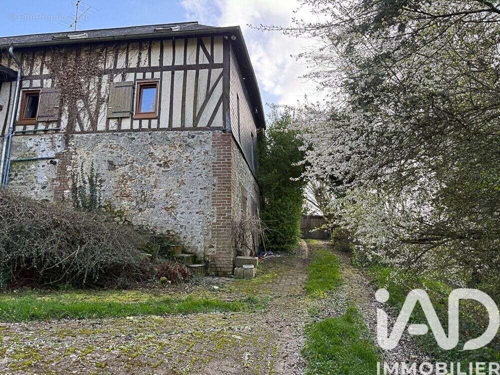 Maison 100 m² à Fiquefleur-Equainville  - photo 4