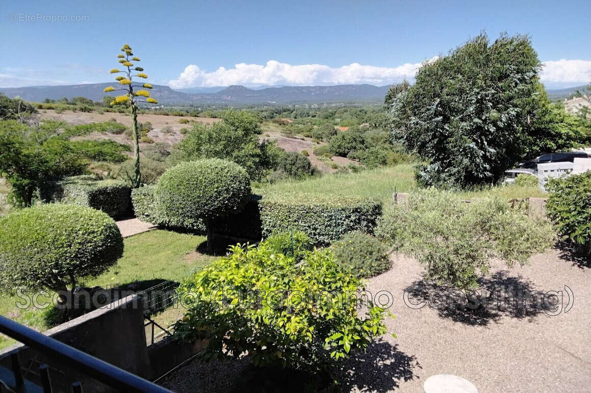 Maison à ROQUEBRUNE-SUR-ARGENS