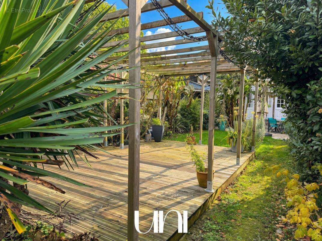 Maison à MEZIDON-CANON