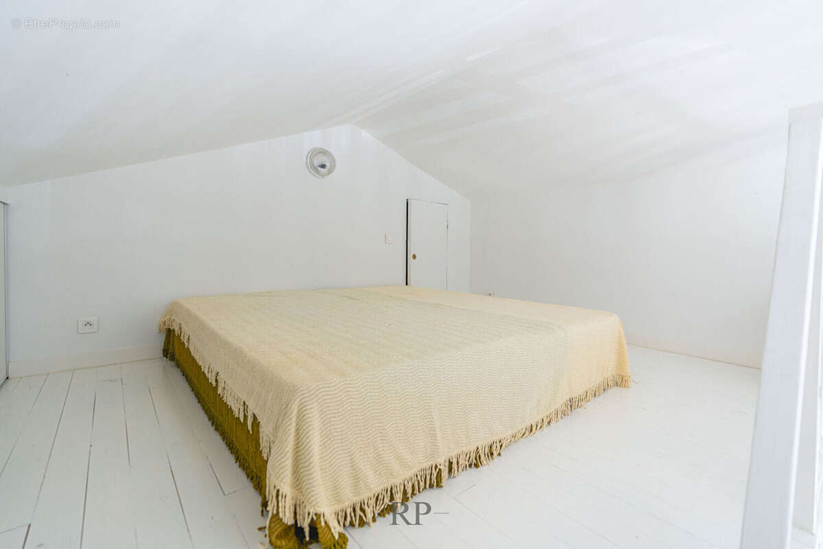 Maison à CUCURON