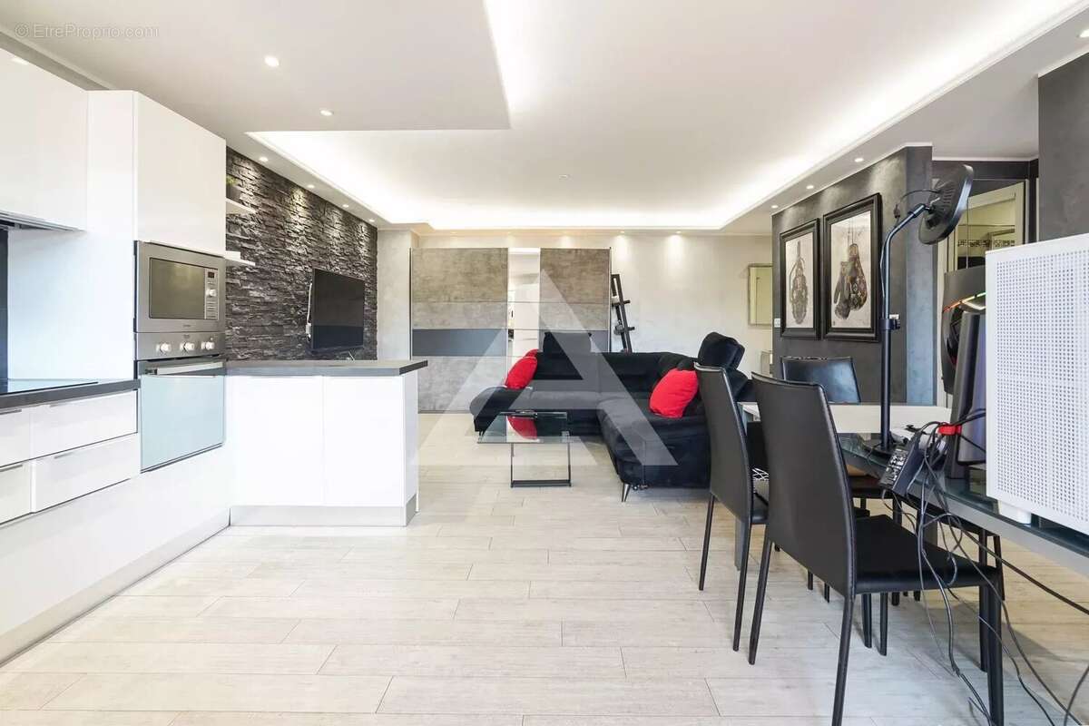 Appartement à ROQUEBRUNE-CAP-MARTIN