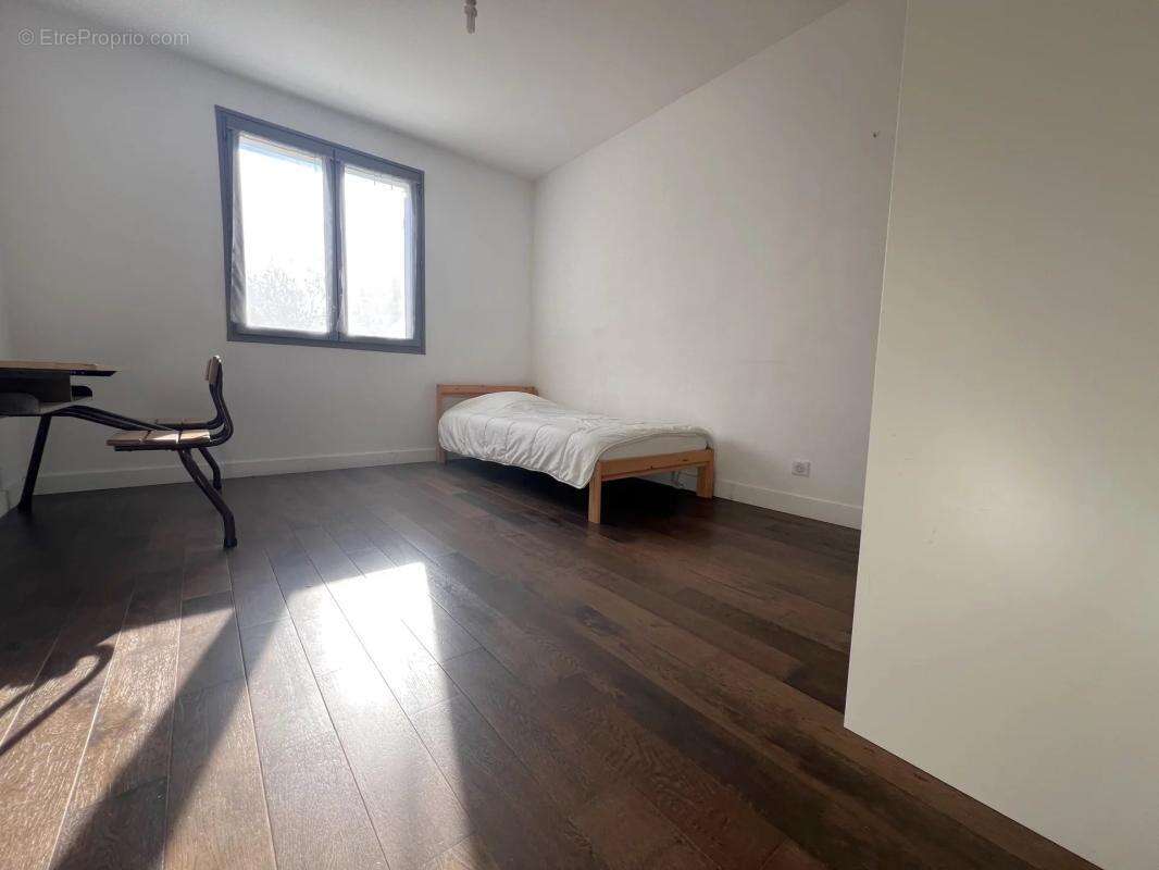 Maison à LES CLAYES-SOUS-BOIS