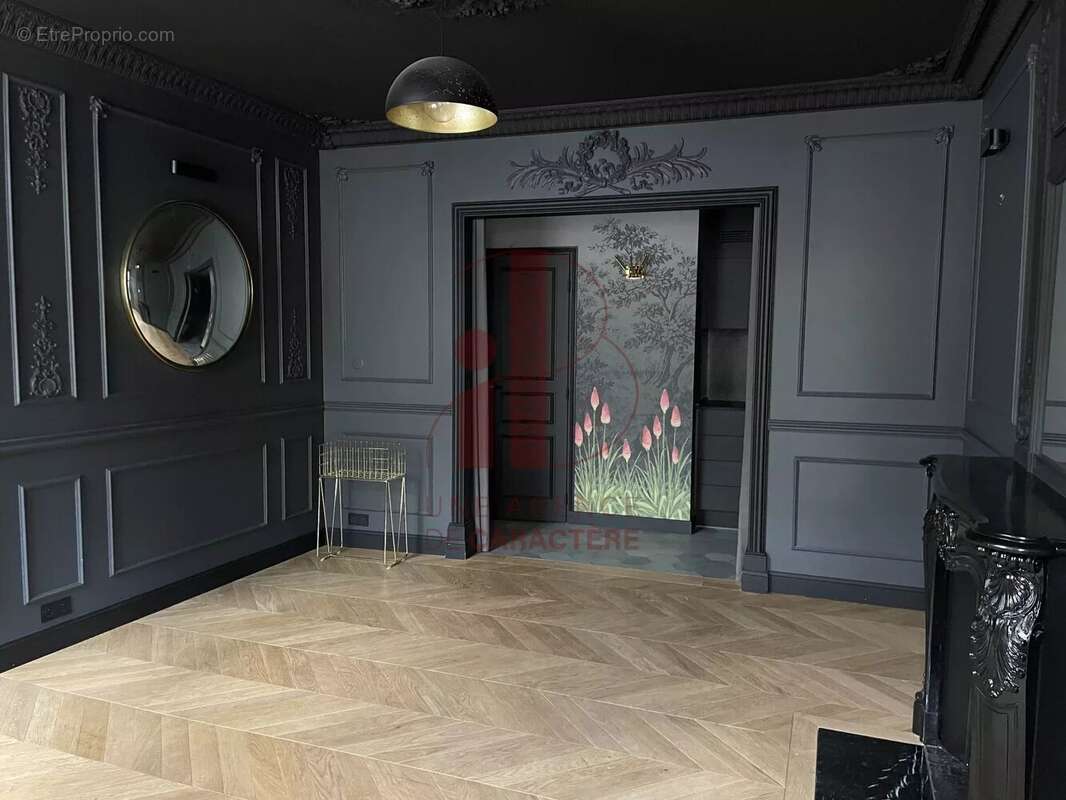 Commerce à FONTAINEBLEAU