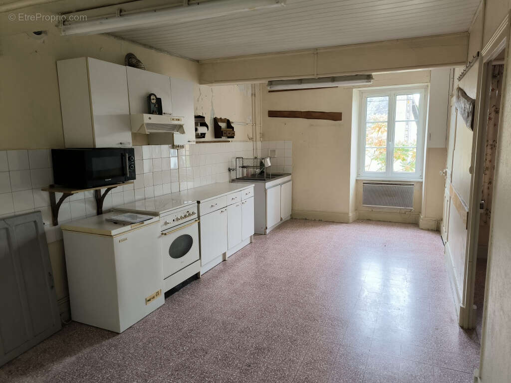 Maison à AUNAY-EN-BAZOIS