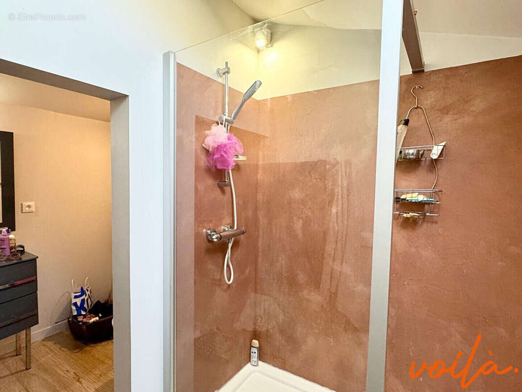 REF : ATYPIQUE7-Maison en pierre, 5 chambres - appartement - local commercial - piscine - jardin - ancienne cave vigneronne - photo 12