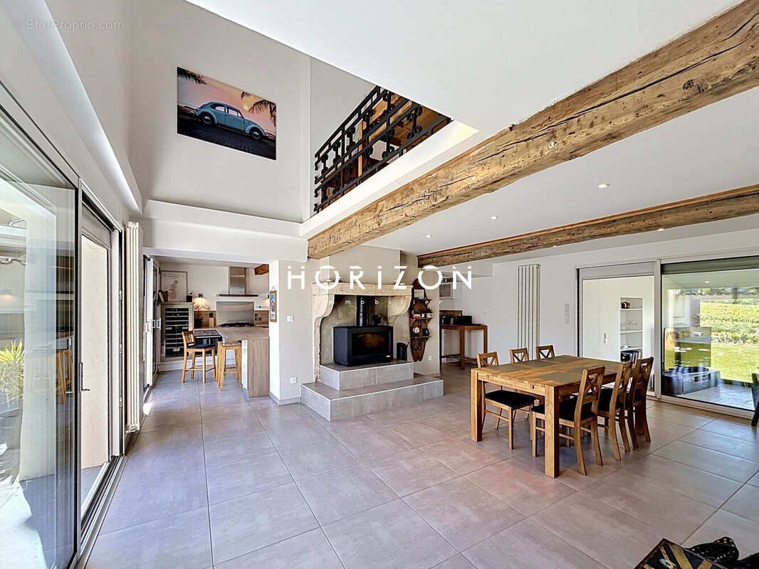 Maison 200 m² à Romaneche-Thorins  - photo 5