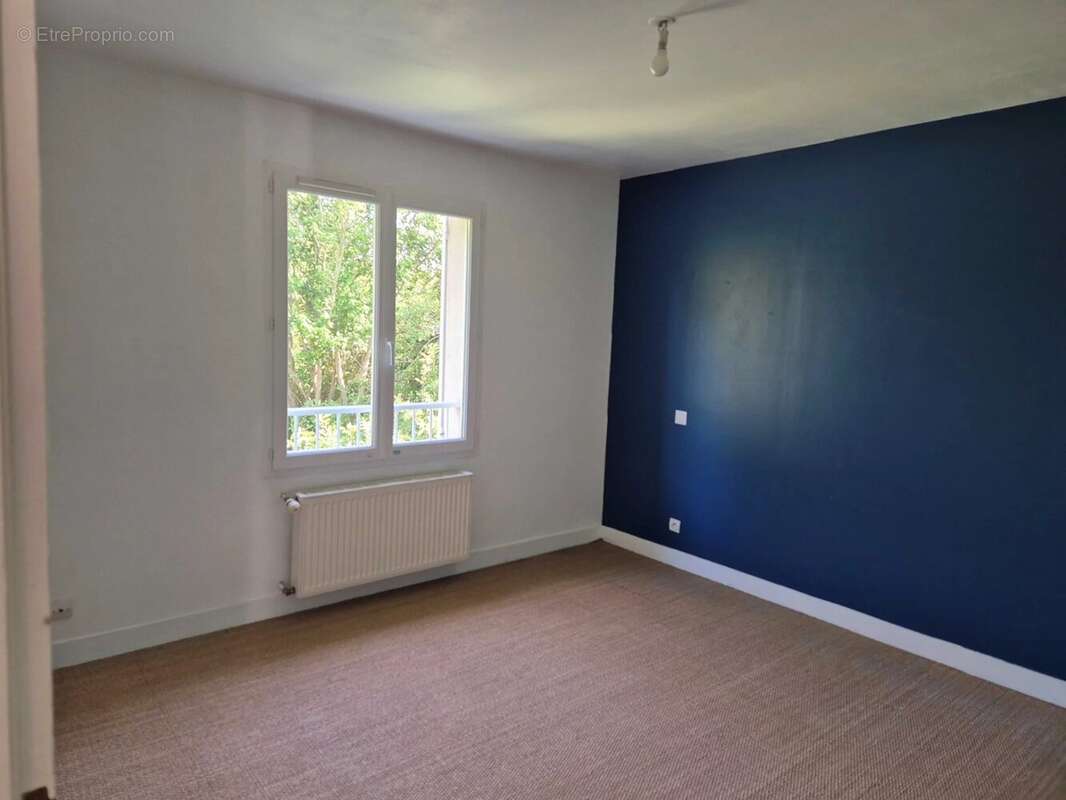 Maison à LE MESNIL-SAINT-DENIS