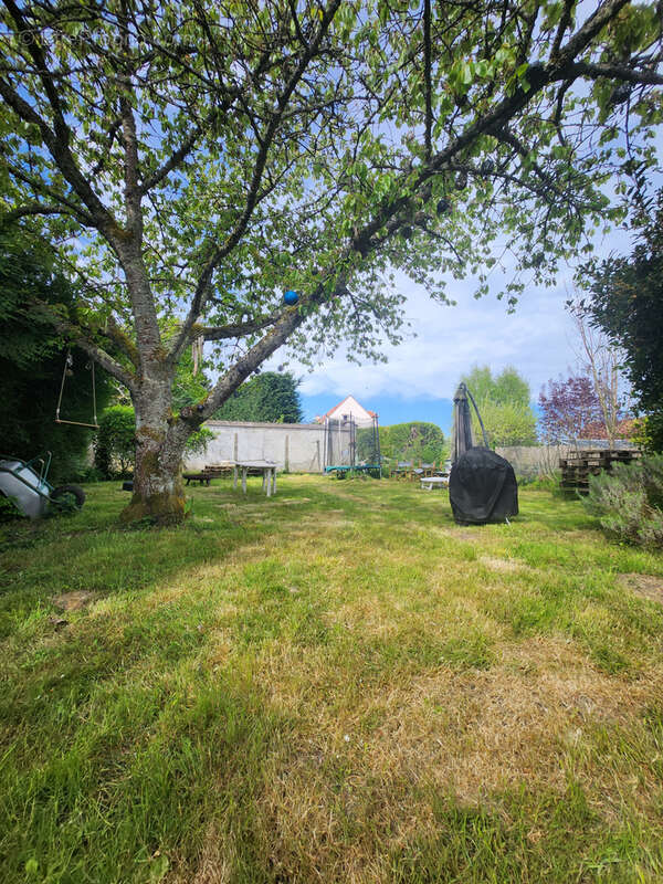 Maison à LA QUEUE-LES-YVELINES