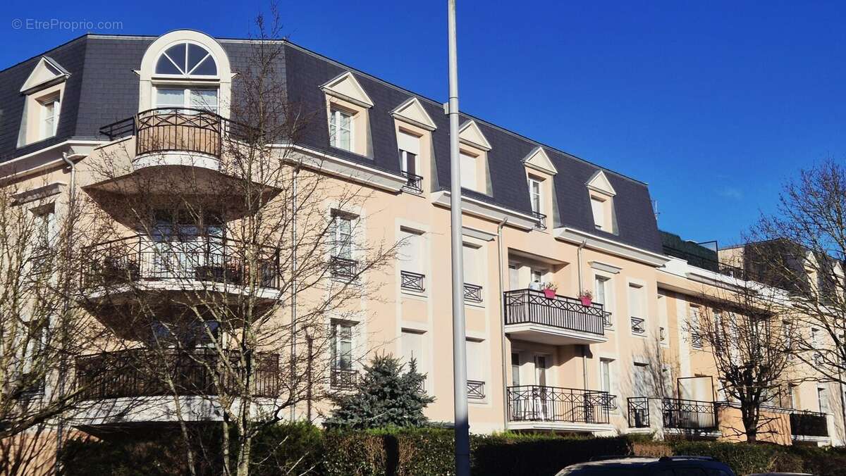 Appartement à EMERAINVILLE
