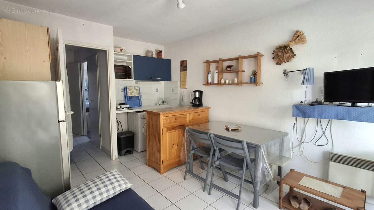BANDOL   Appartement avec terrasse, jardin privatif, entrée indépendante et double parking en sous-sol - photo 4